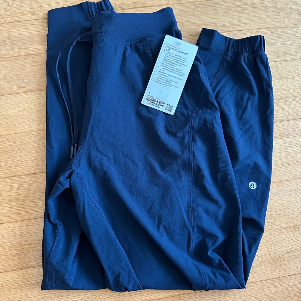 Lululemon License to Train HR Pant - True Navy